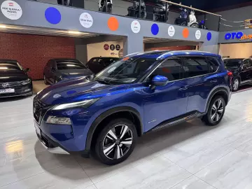 2023 Nissan X-Trail e-4ORCE Platinum Premium 213HP 4x4