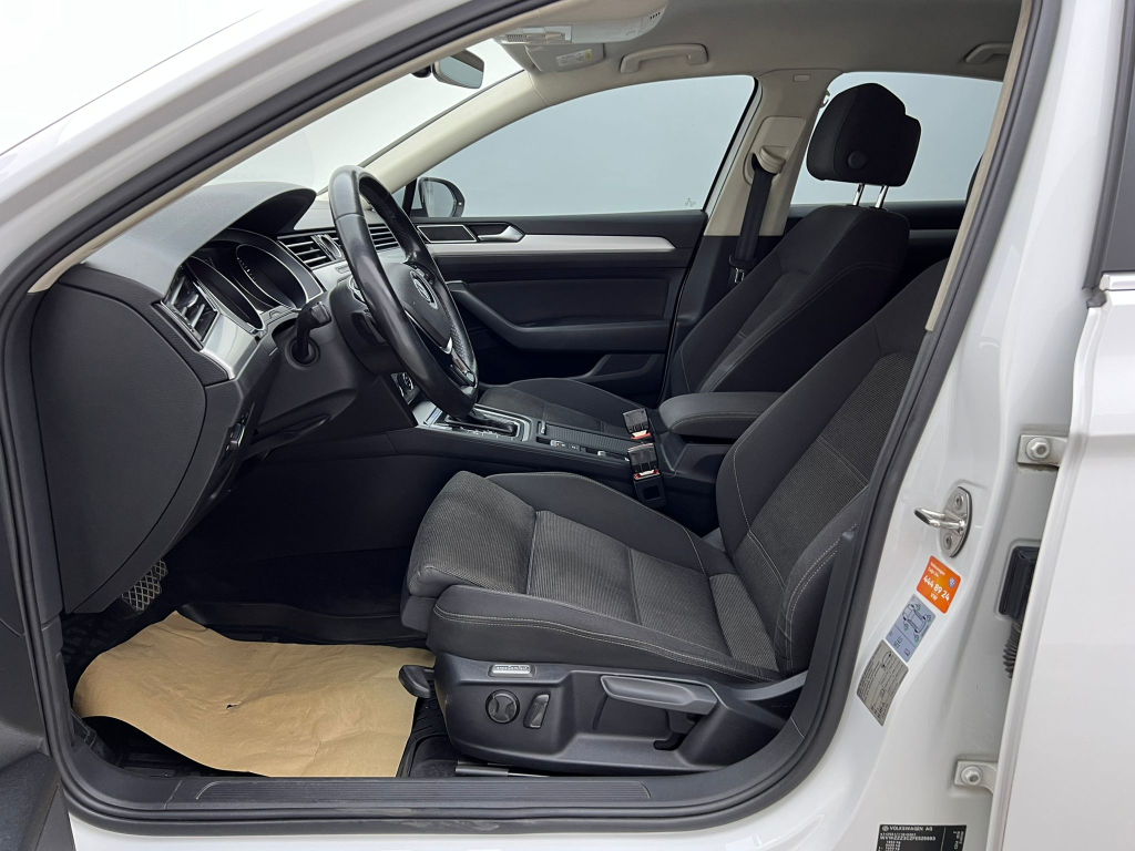 İkinci El Volkswagen Passat 1.4 Tsi Bmt Comfortline Dsg 125HP 2015 İlan No:8726 - Satılık Araba Fiyat - Otoshops