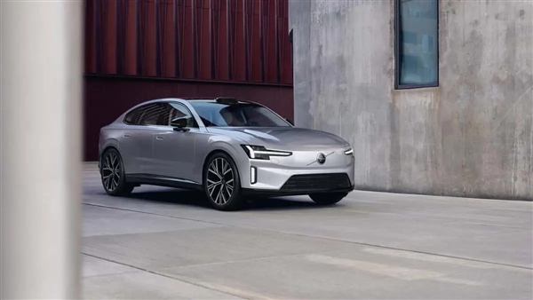 Yeni Volvo ES90: Premium Elektrikli Sedan